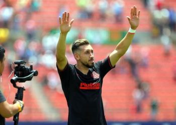 El jugador mexicano es caro, dicen en España