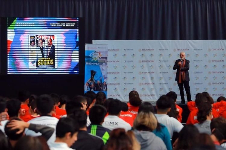 Un automóvil y premios económicos para medallistas