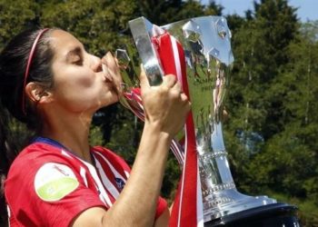 Premian a futbolista mexicana en España