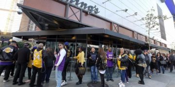 Homenaje a Kobe junto a su hija Gianna