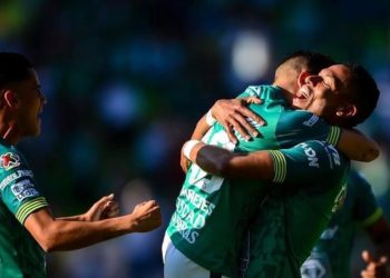 Doblete de Meneses da triunfo a “La Fiera”