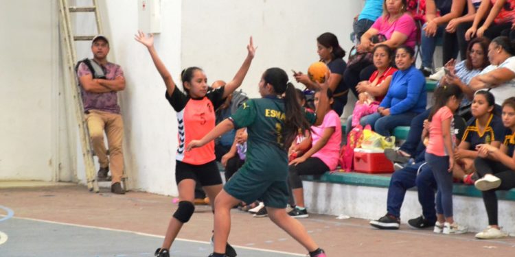 Gana Guadalupe Mainero en Torneo de Handball