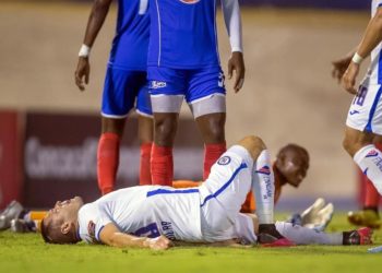 Inmovilizan rodilla de paraguayo Aguilar