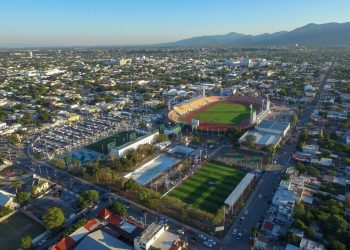 Se localiza a responsable de daños tras accidente vehicular en la Unidad Deportiva “Adolfo Ruiz Cortines”