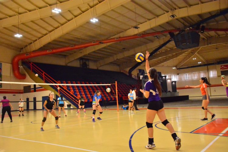 Depuran selección de voleibol femenil rumbo al Estatal CONDDE
