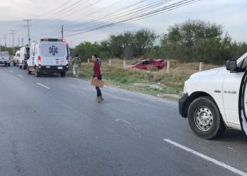 Muere mujer al volcar auto en ruta Victoria-Reynosa
