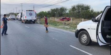Muere mujer al volcar auto en ruta Victoria-Reynosa
