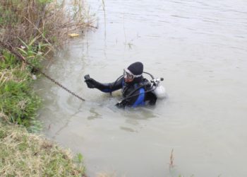 Buzos de COMAPA triplican inmersiones en el río Bravo