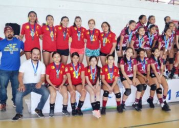 Comparten honores en voleibol