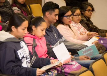 Imparten plática sobre prevención del embarazo a estudiantes de la UAT