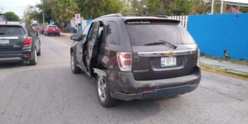 Omite alto en esquina y choca en 3 y Mina