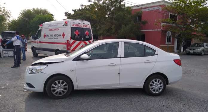 Omite alto en esquina y choca en 3 y Mina