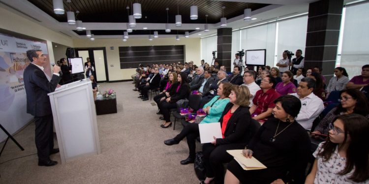Rinde UAT homenaje póstumo “Universitarias que trascienden”