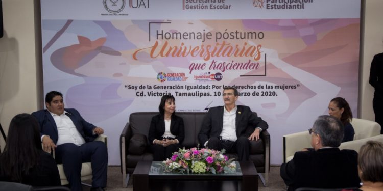 Rinde UAT homenaje póstumo “Universitarias que trascienden”