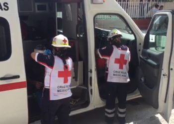 Albañil cae de andamio y se lesiona