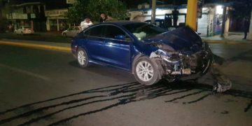 Cinco heridos en aparatoso choque en crucero 16 y Veracruz