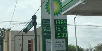 En Nuevo Laredo: dólar alto, gasolina se abarató