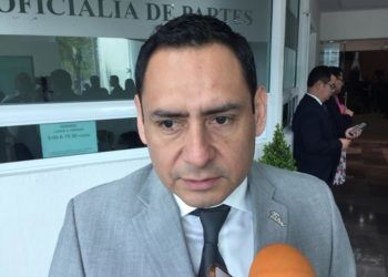 Deben escuelas instalar filtros de revisión: Tinoco