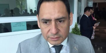 Deben escuelas instalar filtros de revisión: Tinoco