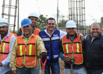 Construyen puente en la Col. Voluntad y Trabajo 4 de N. Laredo