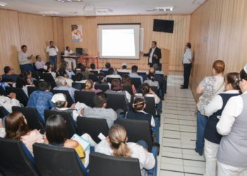 Capacitan a Sector Salud  de N. Laredo en coronavirus