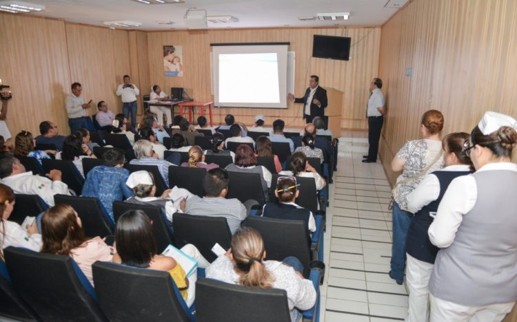 Capacitan a Sector Salud de N. Laredo en coronavirus