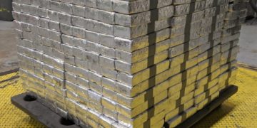 Hallan carga de metanfetamina en remesa de tomate mexicano