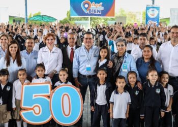 Beneficia Rivas a 50 planteles con equipamiento en N. Laredo