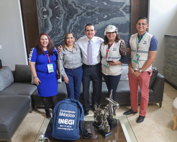 Pone alcalde ejemplo al responder Censo de Población 2020