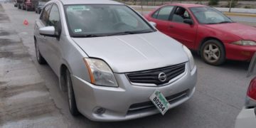 Distraído conductor provoca aparatoso choque