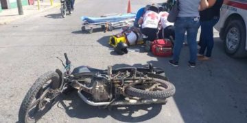 Motociclista choca y es hospitalizado