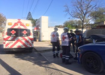 Juega con bomba y le estalla en mano