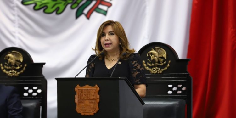 Entrega Cabeza de Vaca por escrito 4to Informe al Congreso de Tamaulipas