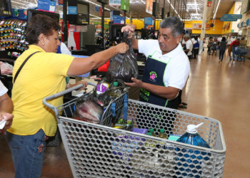 DIF Tamaulipas y Tiendas comerciales invitan a abuelitas y abuelitos empacadores a quedarse en casa