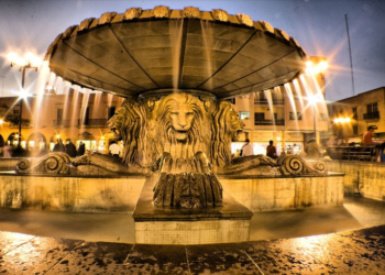 Fuente De Los Leones