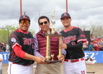 Es la mujer columna vertebral de una sociedad: Alcalde Mario López