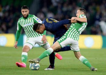 Guardado y Betis terminan con liderato del Real Madrid en España