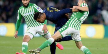 Guardado y Betis terminan con liderato del Real Madrid en España