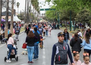 Se divierten familias neolaredenses  en ‘Domingo de Paseo por la Paseo’