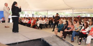 Reconoce Héctor Garza valor y gran aportación de  mujeres a la nación