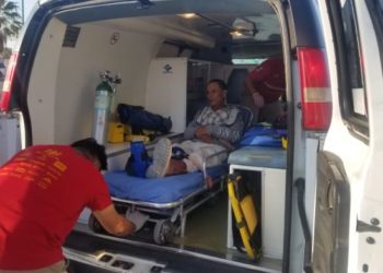 Desempleado se fractura pie al caer de motocicleta