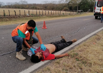 Grave hombre atropellado por auto