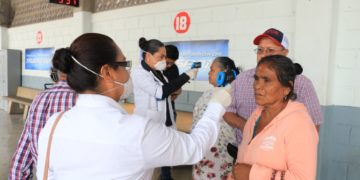 Supervisan funcionarios municipales filtros sanitarios ante COVID-19