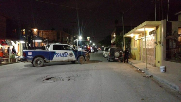 Aseguran camioneta tras persecución tripulantes se dan a la fuga