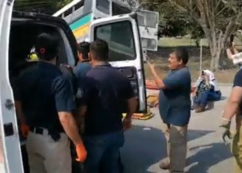 Fuerte accidente vehicular deja 21 obreros lesionados en Matamoros