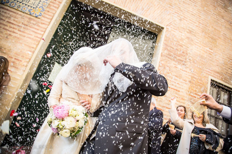 ¿Porqué se arroja arroz en las bodas?