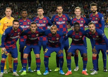 Por crisis COVID-19,  directivos del Barcelona piden a jugadores reducción del salario.