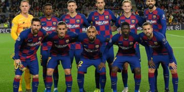 Por crisis COVID-19,  directivos del Barcelona piden a jugadores reducción del salario.