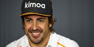 Fernando Alonso se suma y dona equipo de protección para la lucha contra el COVID-19