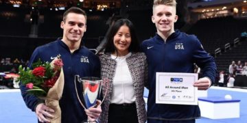 Levanta la mano federación de gimnasia de Estados Unidos
